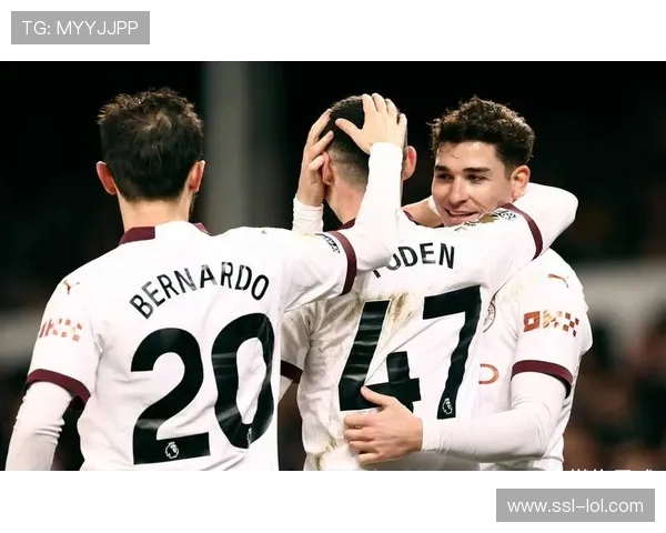 雷耶斯-克利里上演英甲贝克汉姆式吊射 半场惊艳再现经典进球